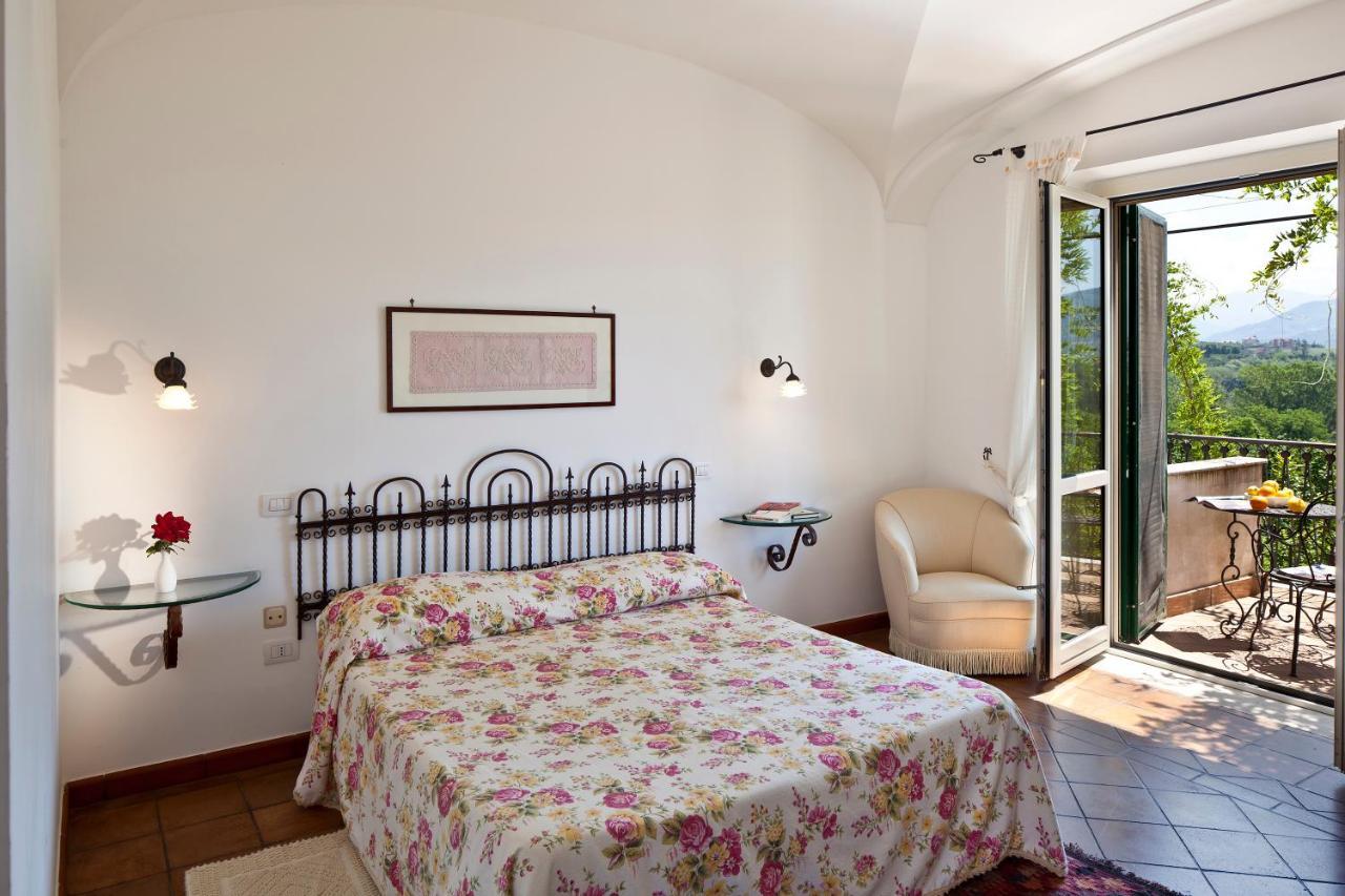 Hotel Villa Rizzo Resort And Spa San Cipriano Picentino Ruang foto